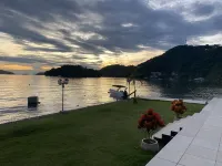 Enjoy it! Facing the sea!