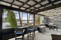 Lake James Cozy Cabin.  Waterfront!