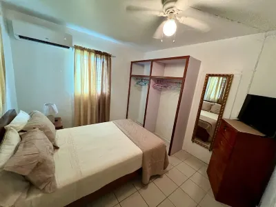 Spacious quiet house seconds from the beach Hotels near Sandy Island
