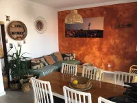 Apartamento com Terraço e 3 Quartos, 200 Metros da Praia