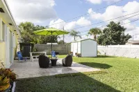 PALM BEACH GARDENS  GUEST HOUSE
