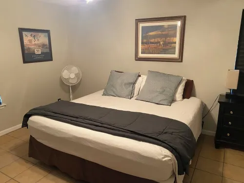 3-2 House with Pool and 2 Living Rooms, 1.5 Miles from Boerne Main St.