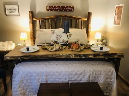 Whistling Holler Cabins -  “Storyteller’s Shack”