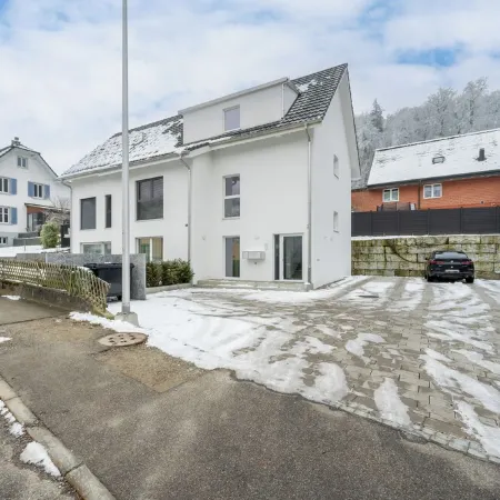 Schweizer Refugium | Smart Home, 1 GB, Erdgeschoss, 3 Min. zum Krankenhaus!