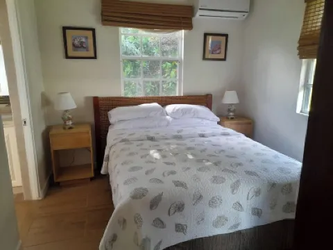 Affordable Luxury Two Bedroom Two Bathroom Apartment With Private Pool Hotels in 