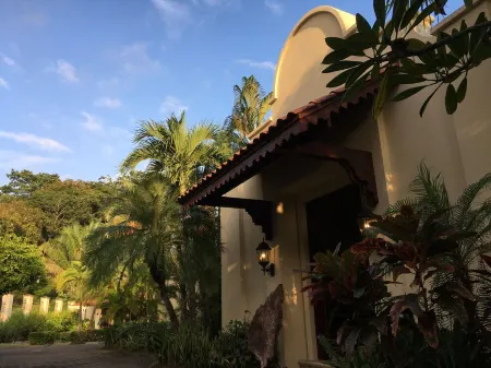 Casa Lumenez, SamaraLuxury Spacious 6-Bedr 7-Bath Eco Property Great Ocean View