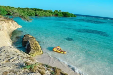 Beach Apartment steps from mangel halto beach