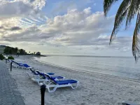 1st floor beachfront condo, just steps away from a private beach, beautiful view