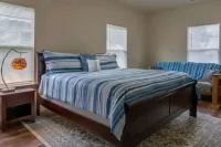 Walking Distance to Downtown! Wine Country 2Bd 2ba House in Paso Robles!