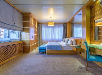 Lahoya Suites