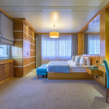 Lahoya Suites
