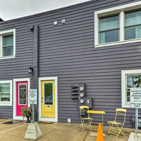 Downtown Grand Haven Apt < 1 Mi to Lake Michigan