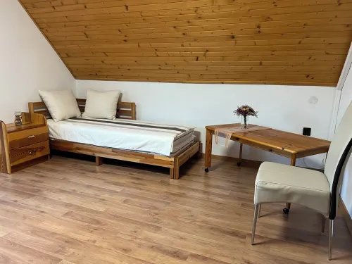 3 Bedroom Private Vacation Home in balatonmã¡riafã¼rdo