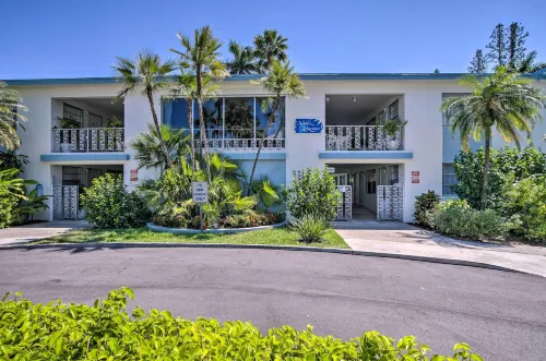 럭셔리 나플스 탈출: 해변 & 다운타운까지 걷기!