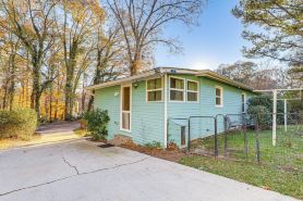 1 Mi to Stone Mountain Park: Outdoor Haven!