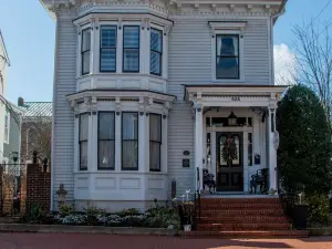 The Richard Johnston Inn & 1890 Caroline House