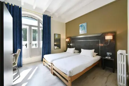 Hôtel Moderne Отели рядом с достопримечательностью «The House of the Companions»