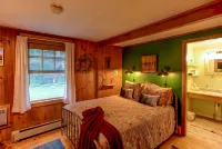 Timberholm Inn