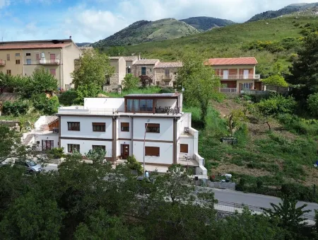 La Terrazza sulle Madonie Отели в г. Sclafani Bagni