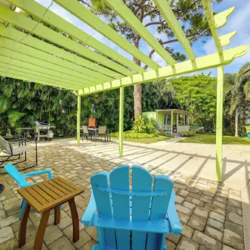 Tropical Pool Oasis on Quarter Acre by Downtown Stuart