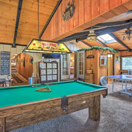 Gorgeous Oakhurst Retreat w/ Swimming Hole!