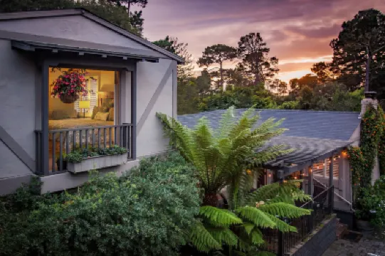 Carmel Country Inn Hotels near Lone Cypress