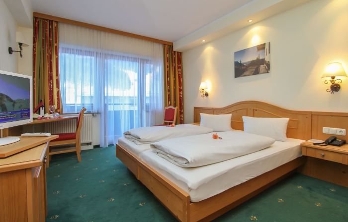 Hotel Tiroler Adler Bed & Breakfast