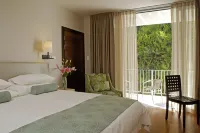 Chapmans Peak Beach Hotel Hotels in Hout Bay