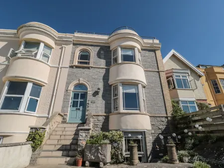 49 Esplanade Отели в г. Бернем