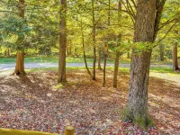 Private Deck and Fire Pit Adirondack Family Home Hotele w: Webb