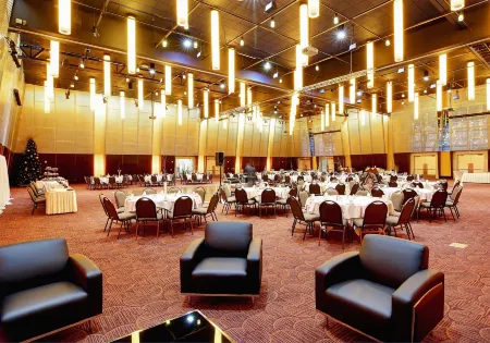 The Grand Hotel - Salem Отели в г. Монмут