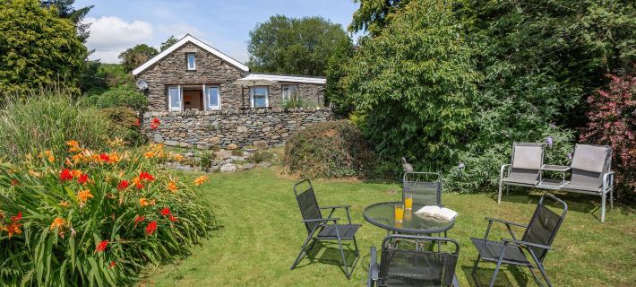 Bwythyn Y Wennol Hotels in Caernarfon