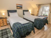 Alma Cottage Hotels in Crianlarich