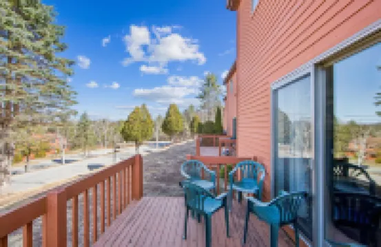 11D - Spacious & Family-Friendly Getaway 3 Bedroom Townhouse by The Summit at Gore Mountain