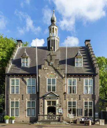 Hotel Het Oude Raadhuis Отели в г. West-Graftdijk