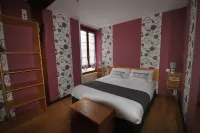 Auberge du Hérisson Hotels in Syam