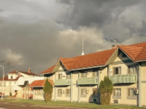 Stork Nest Inn Hotels in Smithers