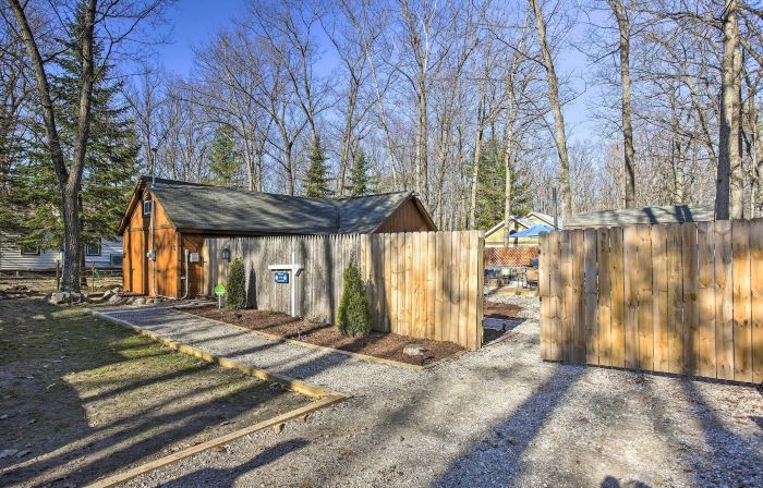 Work, Play and Get Away Cabin Near Higgins Lake!
