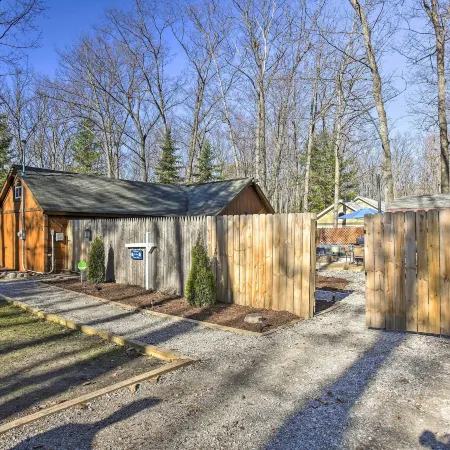 Work, Play and Get Away Cabin Near Higgins Lake!