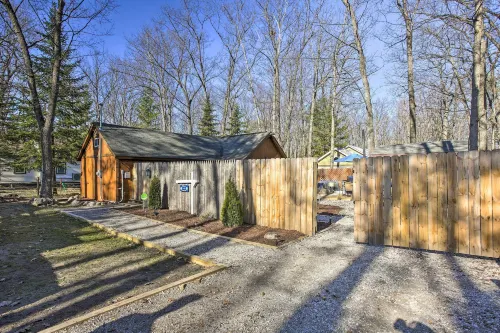 Work, Play and Get Away Cabin Near Higgins Lake! - Wifi