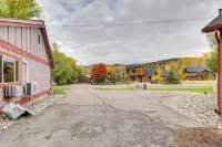 Whitefish Condo w/ Pool Access + Close to Hiking! - Homestays