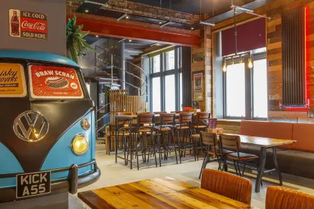 Kick Ass Greyfriars - Adults Only - Hostel Отели рядом с достопримечательностью «Edinburgh Printmakers Workshop & Gallery»