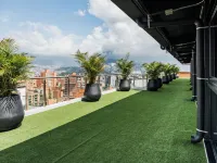 Kyux Hotels near Laureles