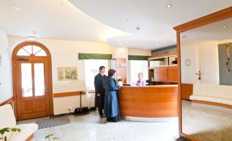Hotel Reza