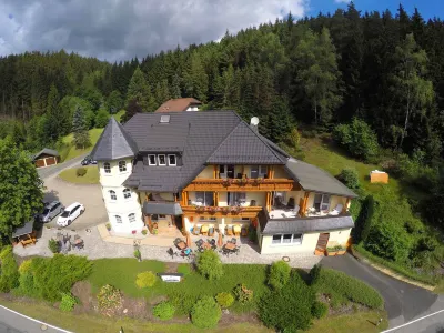Waldgasthof Lorchenmühle UG Hotel dekat FC Wallenfels