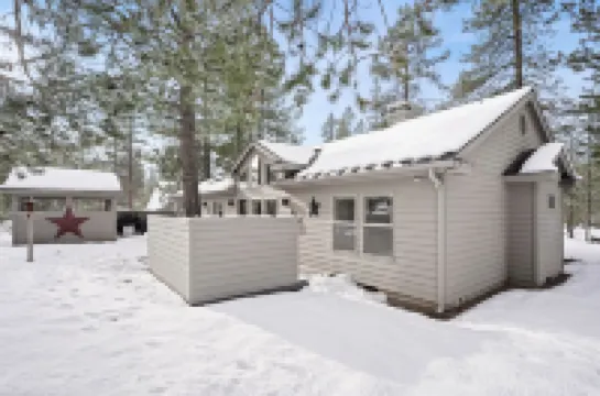 Beautifully Updated 6 Todd Home with Hot Tub and Easy Access to Sharc by RedAwning