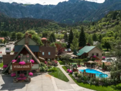 Twin Peaks Lodge & Hot Springs Hotels in Ouray County