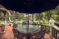 Inn at St James Court Hotels in Shively