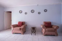 Lawrence Pool House