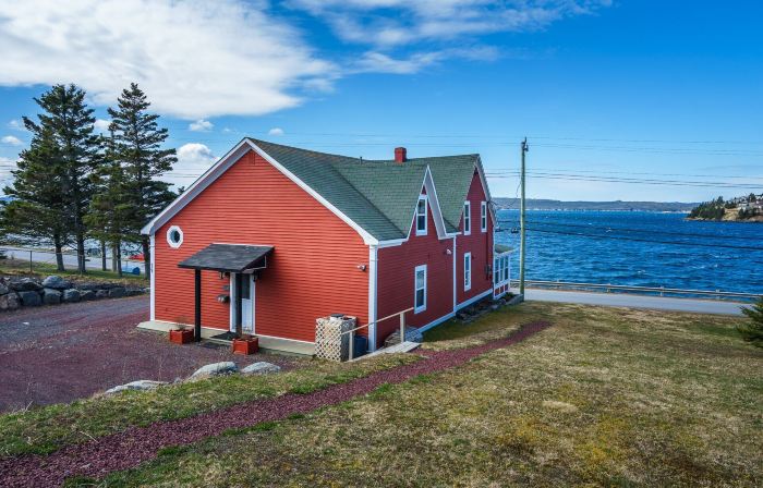 Inn by the Bay